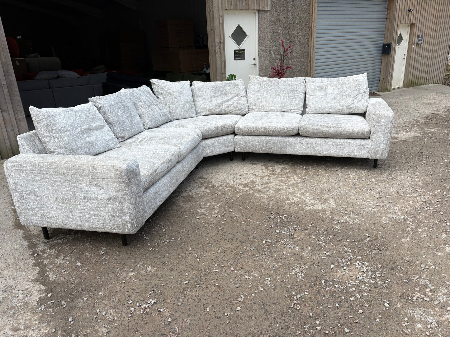 *Crazy price to clear* Ex Display large corner sofa