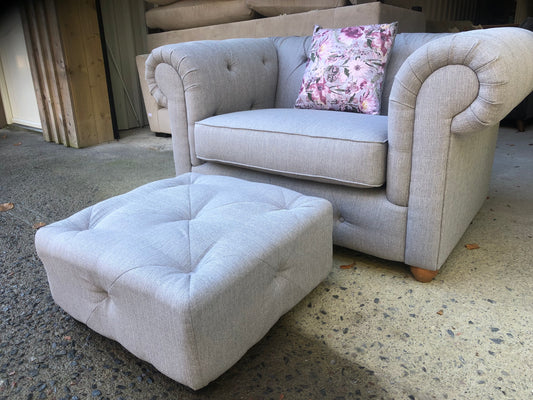 Chesterfield Lovechair and footstool