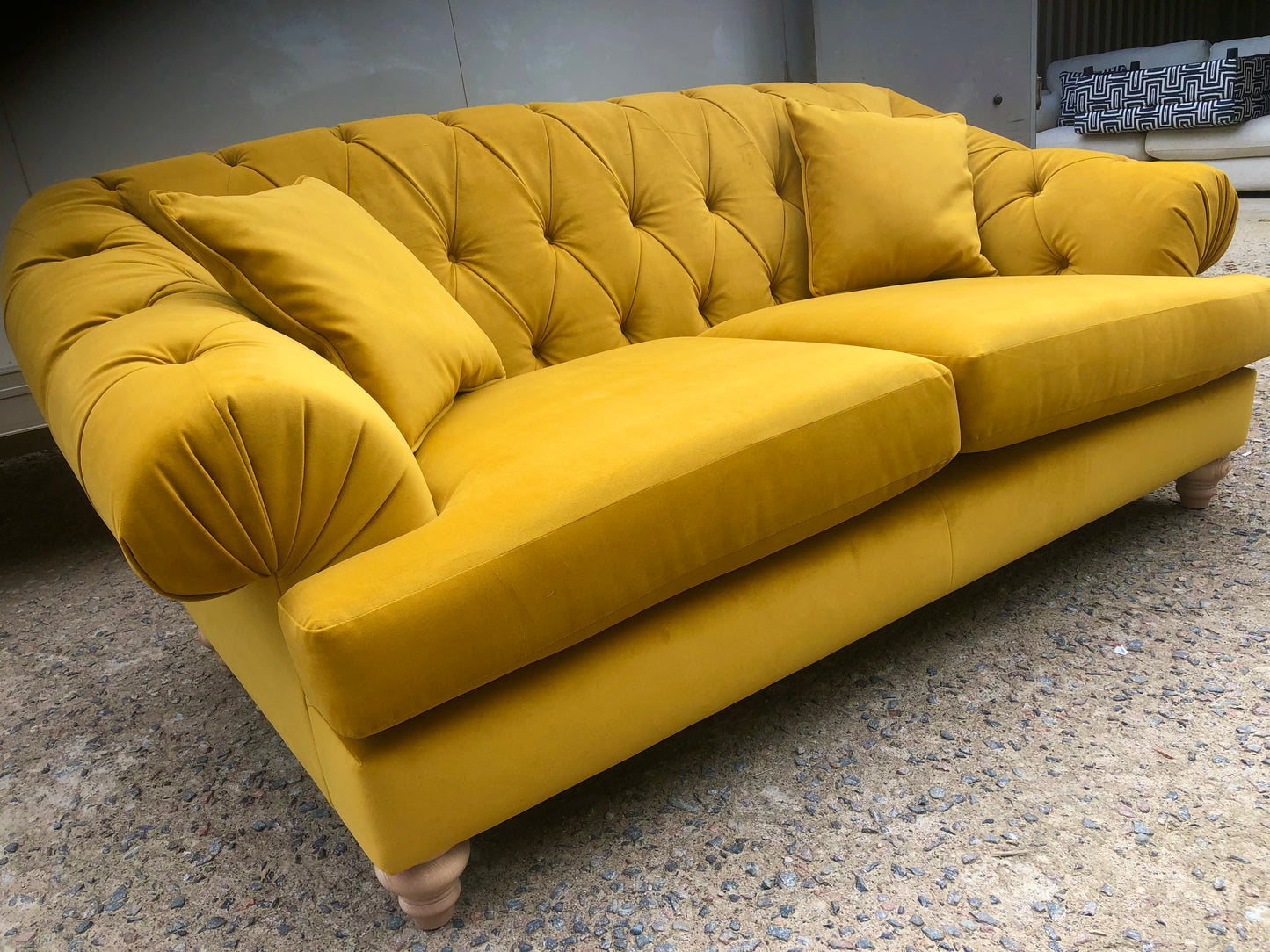 Mellow Yellow! Stunning 3 Seater Sofa