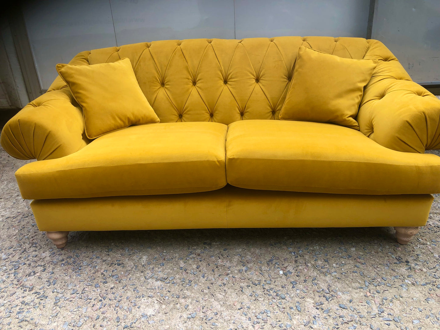 Mellow Yellow! Stunning 3 Seater Sofa