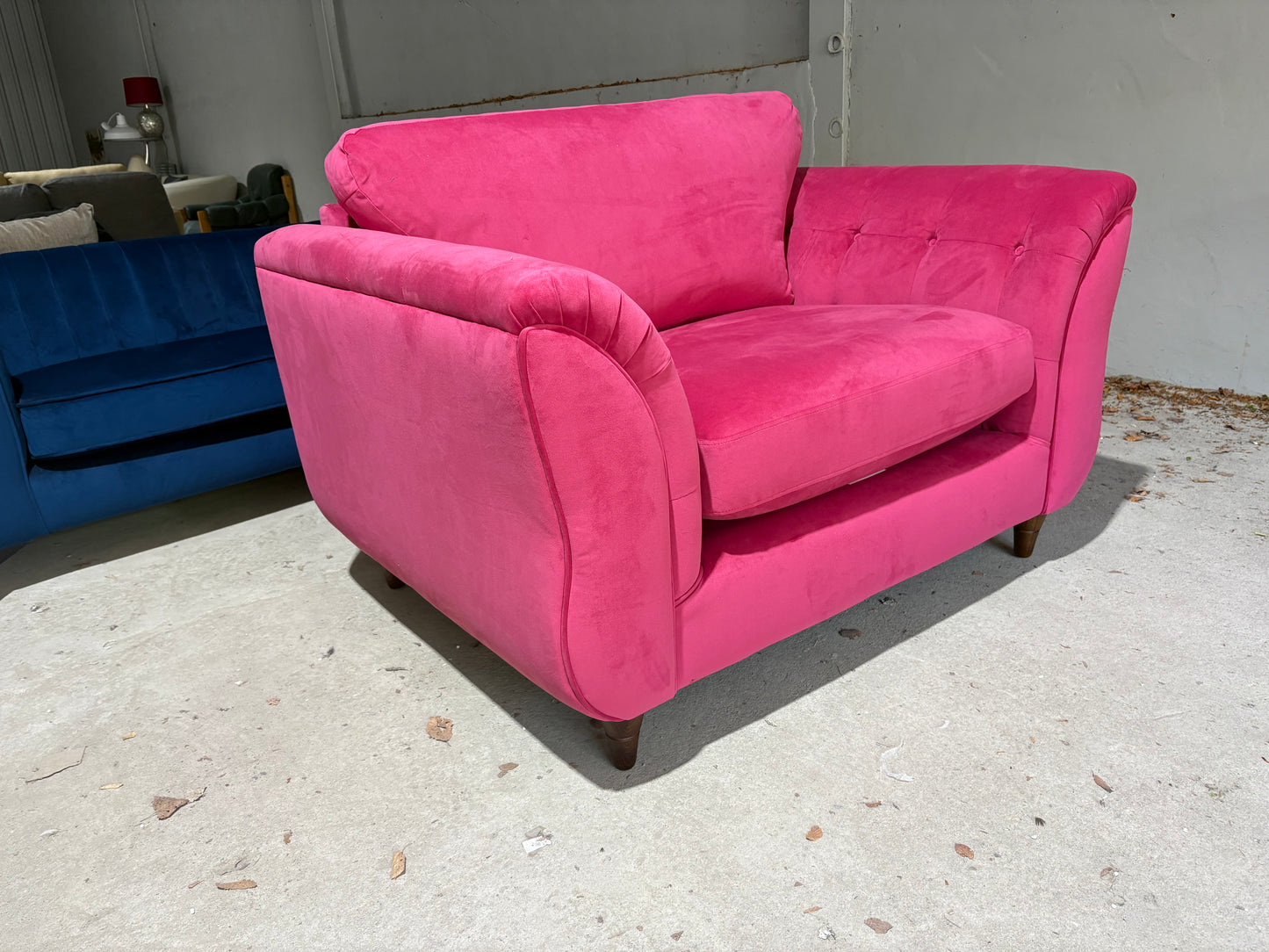 Stunning Pink Lovechair